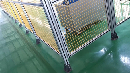 宅男在线免费观看防護圍欄