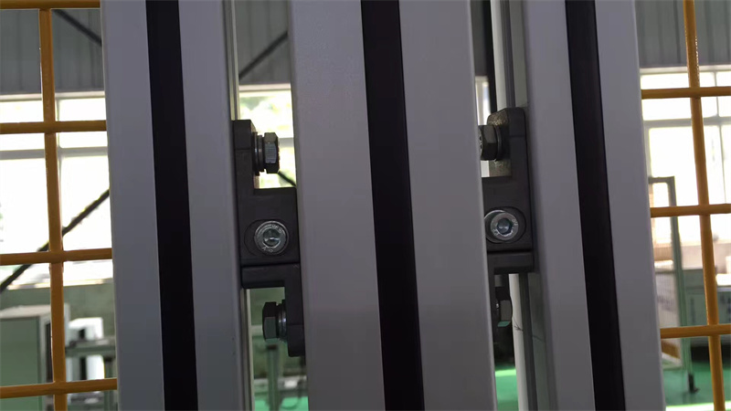 宅男在线免费观看玻璃圍欄